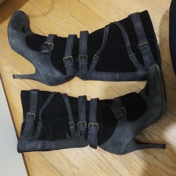 Boots - Picture 4 of 5